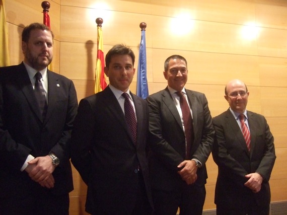 Juan Antonio GarcÃ­a Cazorla, nou vicepresident CICAC; Manel Albiac, degÃ  ColÂ·legi Advocats Tarragona; Miquel SÃ mper, nou president CICAC i Pedro L.YÃºfera, president sortint CICAC.