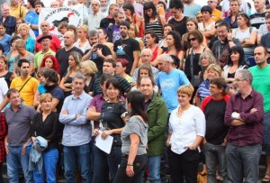 Concentración en protesta por las detenciones de Herrira. FUENTE: ccaa.elpais.com / Fernando Domingo Aldama