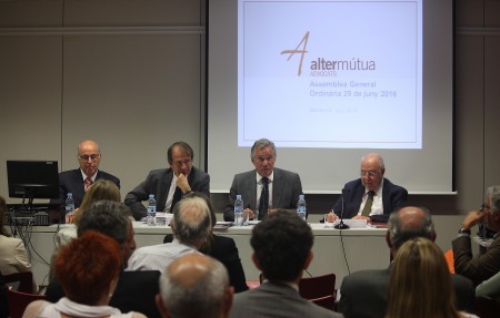 El Presidente de Alter Mutua, José-Félix Alonso-Cuevillas, dirigiéndose a la Asamblea General el pasado 29 de junio
