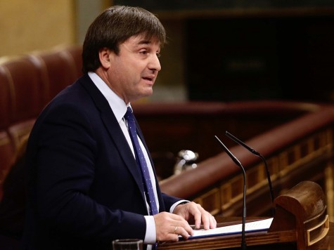 Avelino de Barrionuevo, del Grupo Popular, defiende la Proposición de Ley de reforma del régimen jurídico de los animales.