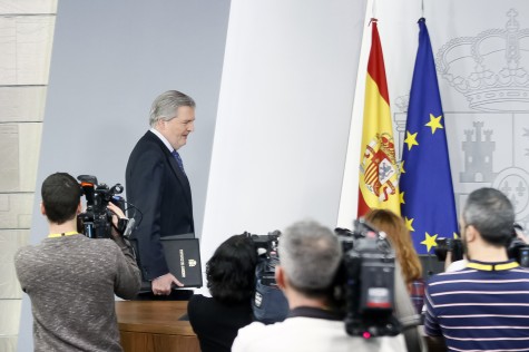 El ministro de Educación, Cultura y Deporte y portavoz del Gobierno, Íñigo Méndez de Vigo, al inicio de la rueda de prensa posterior al Consejo de Ministros.