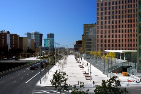 800px-Ciutat_de_la_Justicia_i_Gran_Via_de_les_Corts_Catalanes