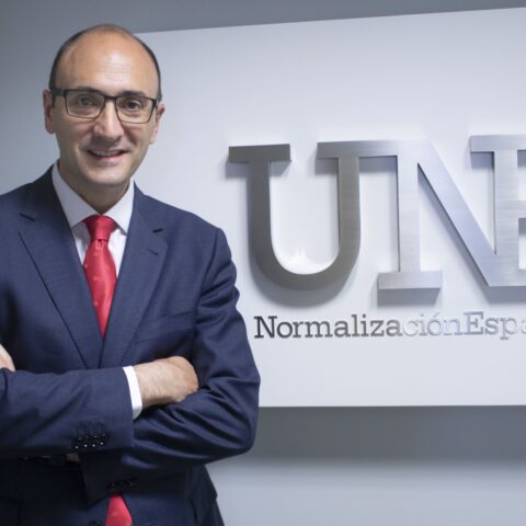 Javier García UNE