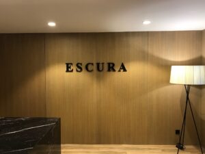 ESCURA